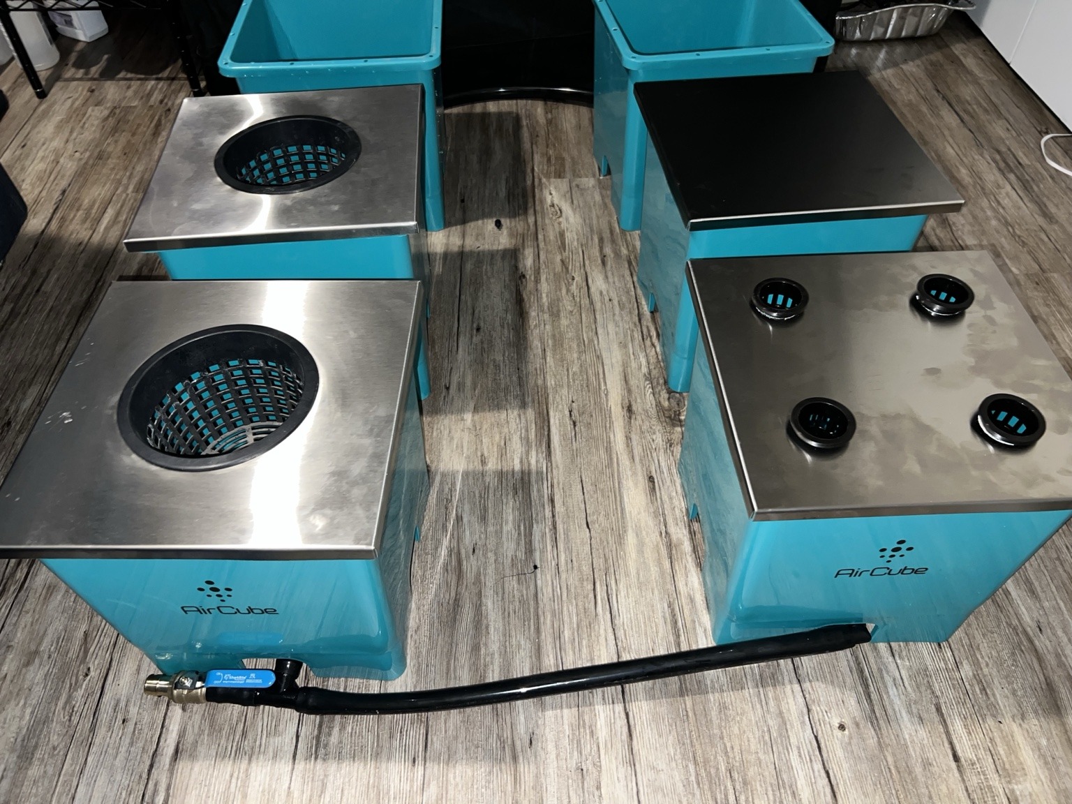 Single-hole, four-hole and blank stainless lid configurations